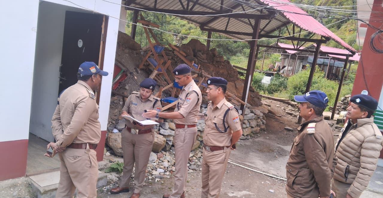 चारधाम यात्रा के दूसरे चरण को लेकर उत्तरकाशी पुलिस अलर्ट, एसपी ने यमुनोत्री धाम मार्ग का लिया जायजा
