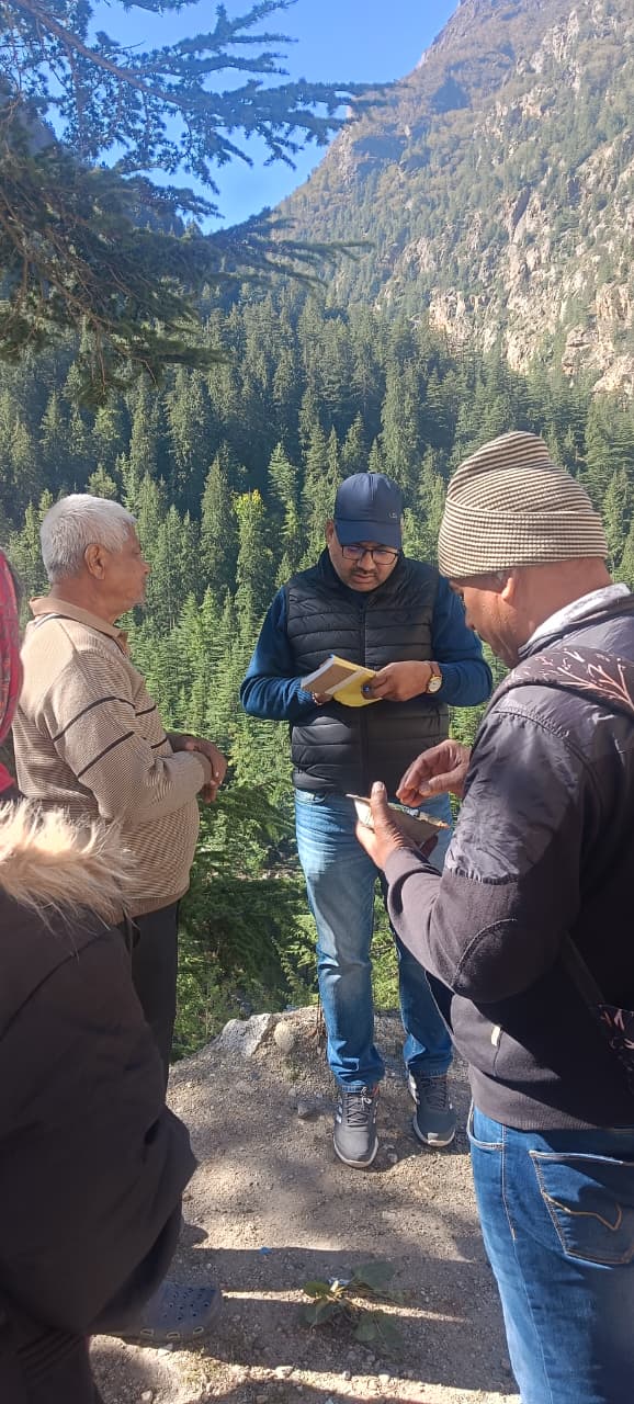 गंगोत्री धाम में ‘स्वच्छता ही सेवा’ अभियान के तहत चला व्यापक जागरूकता अभियान, सिंगल यूज प्लास्टिक और गंदगी फैलाने वालों के चालान कटे 