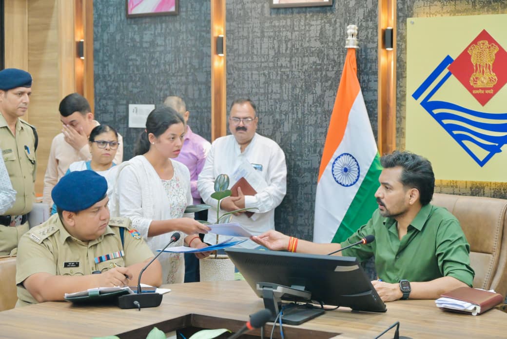 समाधान दिवस में 140 से अधिक शिकायतें प्राप्त, डीएम ने अधिकारियों को समयबद्ध एवं गुणवत्तापूर्ण निस्तारण के दिए निर्देश