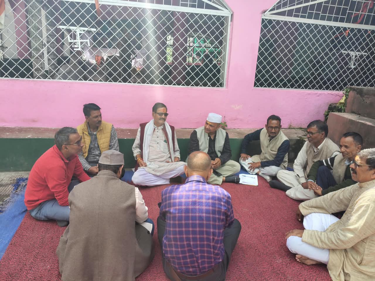 भटवाड़ी में गरमाई सियासत, कांग्रेस ने घोषणा-पत्र के लिए जनता से मांगा सीधा संवाद 