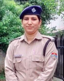 महिला आरक्षी प्रियंका के आकस्मिक निधन पर उत्तरकाशी पुलिस परिवार ने दी भावपूर्ण श्रद्धांजलि