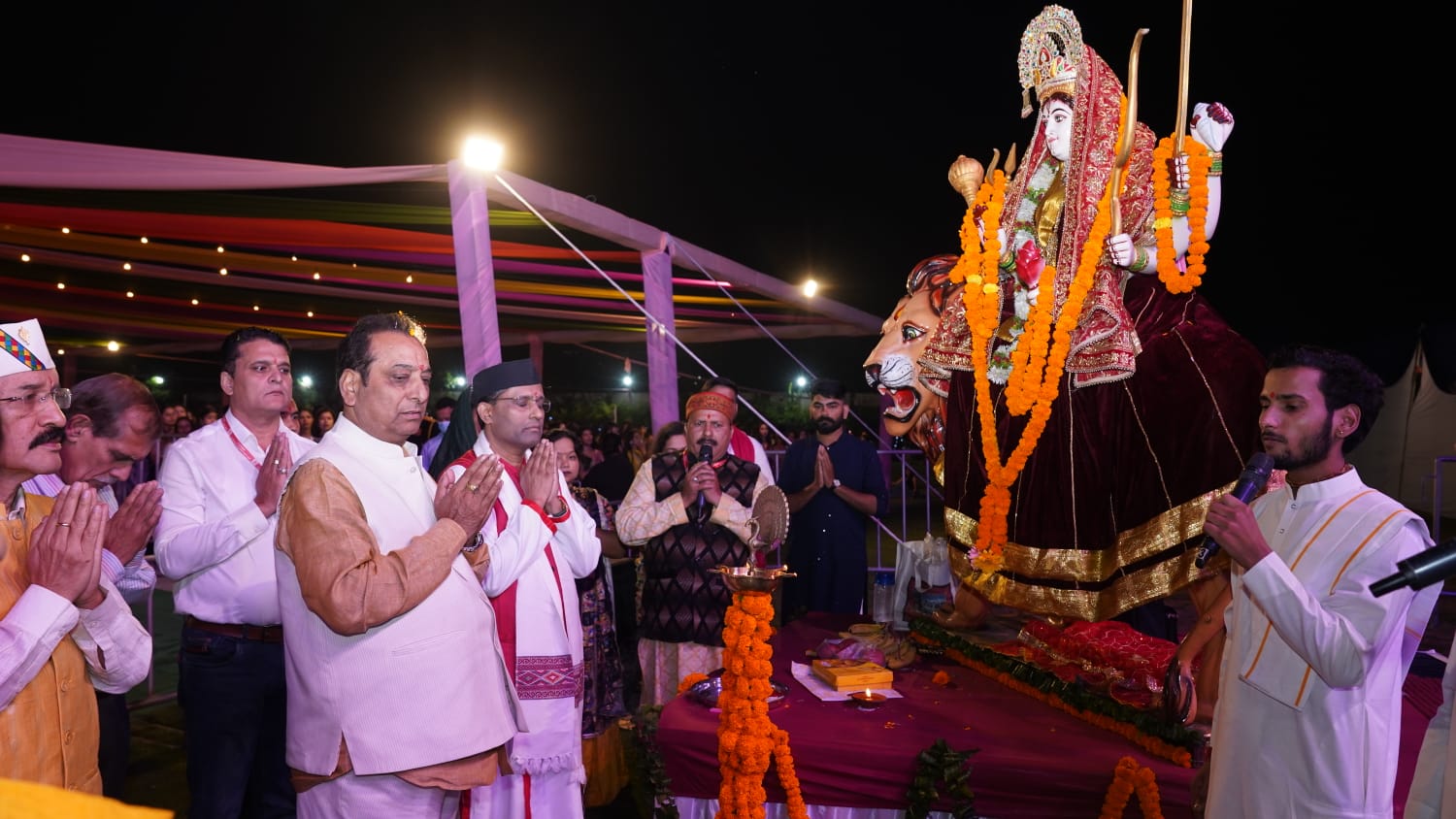 लोक संस्कृति को जीवंत रखते हैं डांडिया और गरबा जैसे आयोजन: मुख्यमंत्री