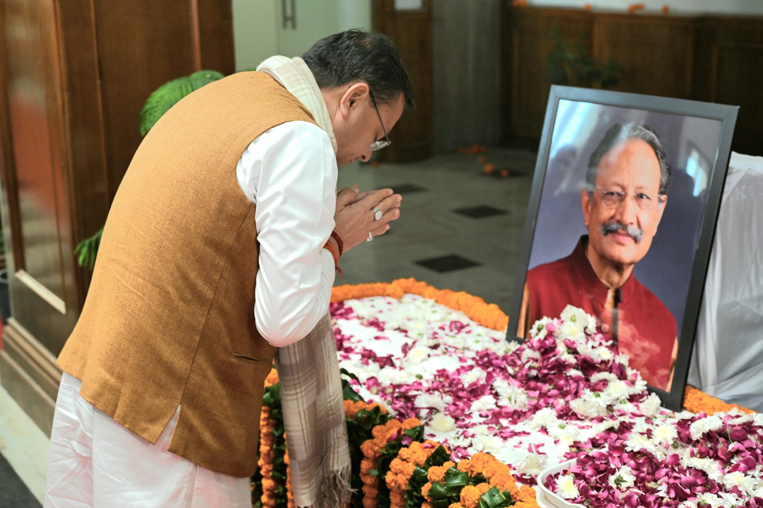 मुख्यमंत्री ने विधानसभा में पूर्व मुख्यमंत्री स्वर्गीय मेजर जनरल भुवन चन्द्र खण्डूड़ी को दी भावभीनी श्रद्धांजलि