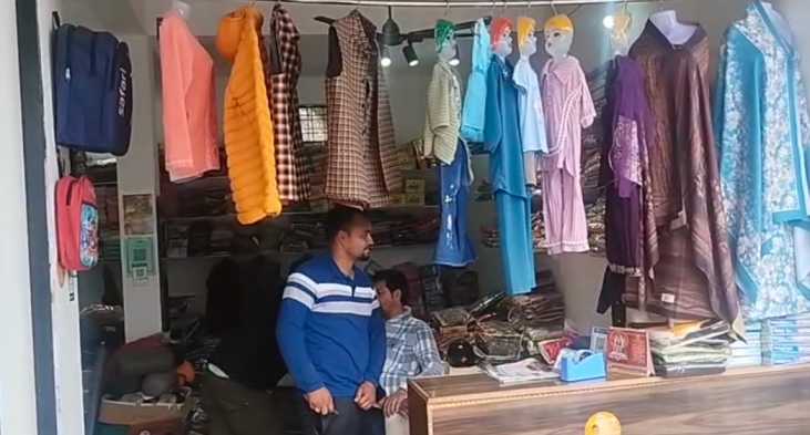 स्थानीय स्कूलों की यूनिफॉर्म सप्लाई से सालाना 10 लाख तक पहुंचा कारोबार, युवाओं के लिए बने प्रेरणास्त्रोत