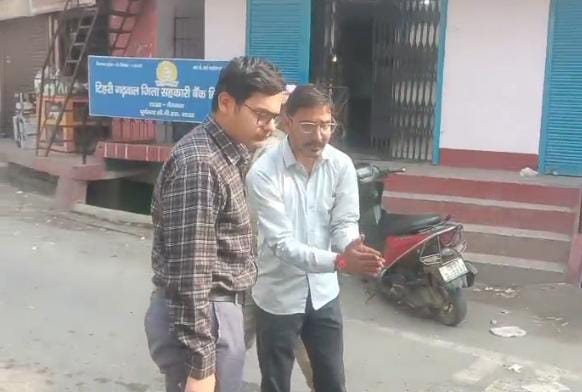 नैनबाग में सड़क के पेंच भरान कार्य का एसडीएम ने किया निरीक्षण, मानकों के पालन के दिए निर्देश