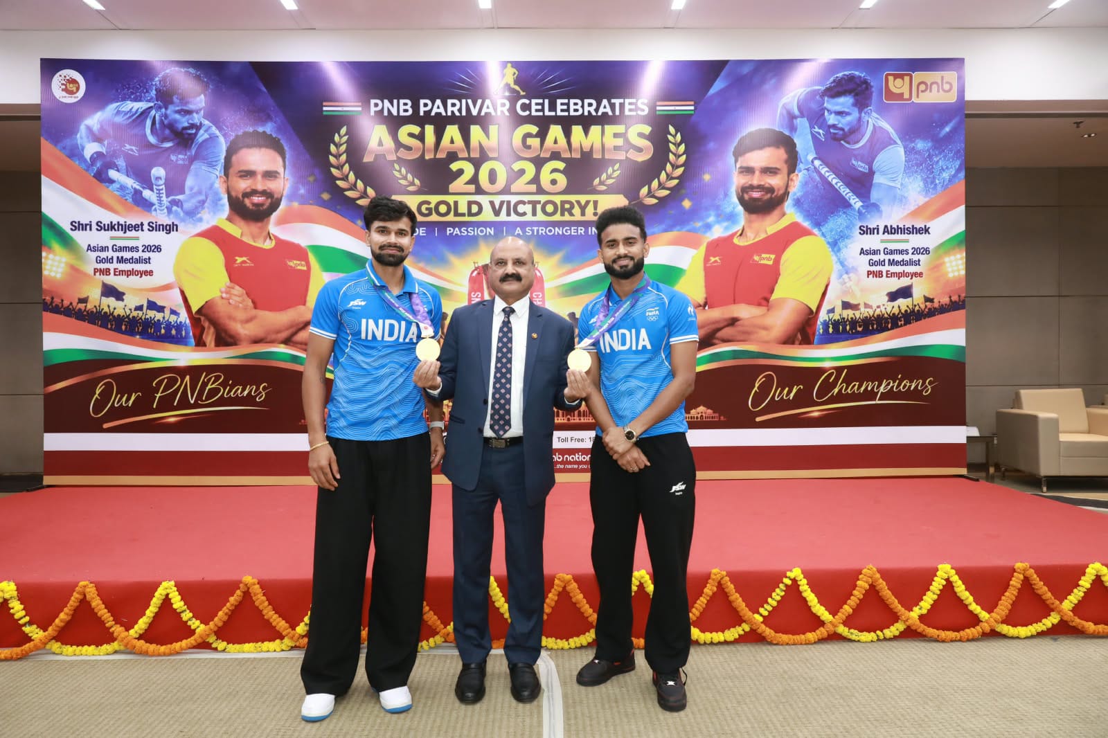 पीएनबी ने एशियाई खेल 2026 में शानदार प्रदर्शन के लिए हॉकी ओलंपियन, अर्जुन पुरस्कार विजेता एवं पीएनबी परिवार के गर्वान्वित सदस्य अभिषेक और सुखजीत सिंह का किया सम्मान