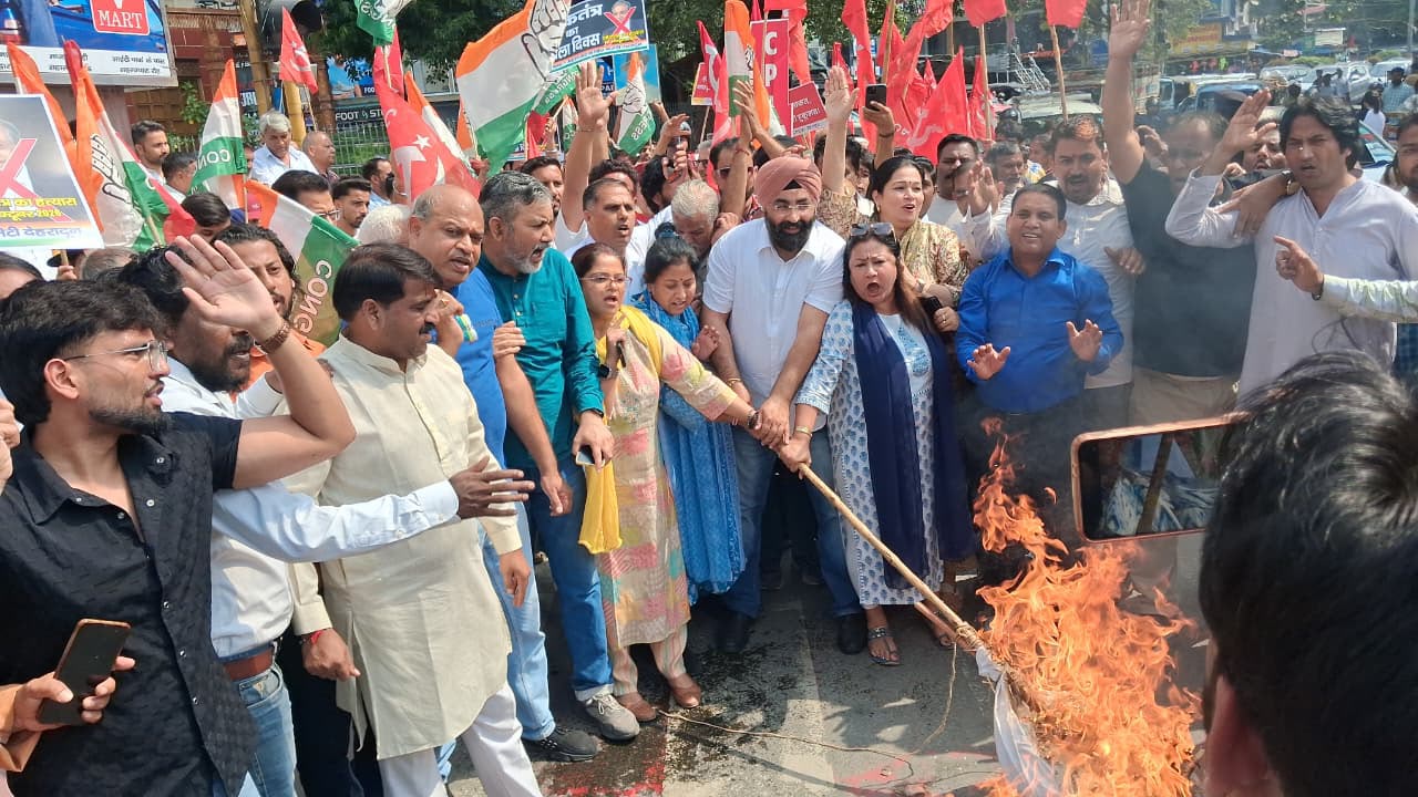 ‘लोकतंत्र बचाओ–वोट बचाओ’ को लेकर देहरादून में संयुक्त मार्च, चुनाव आयोग से जवाबदेही की मांग