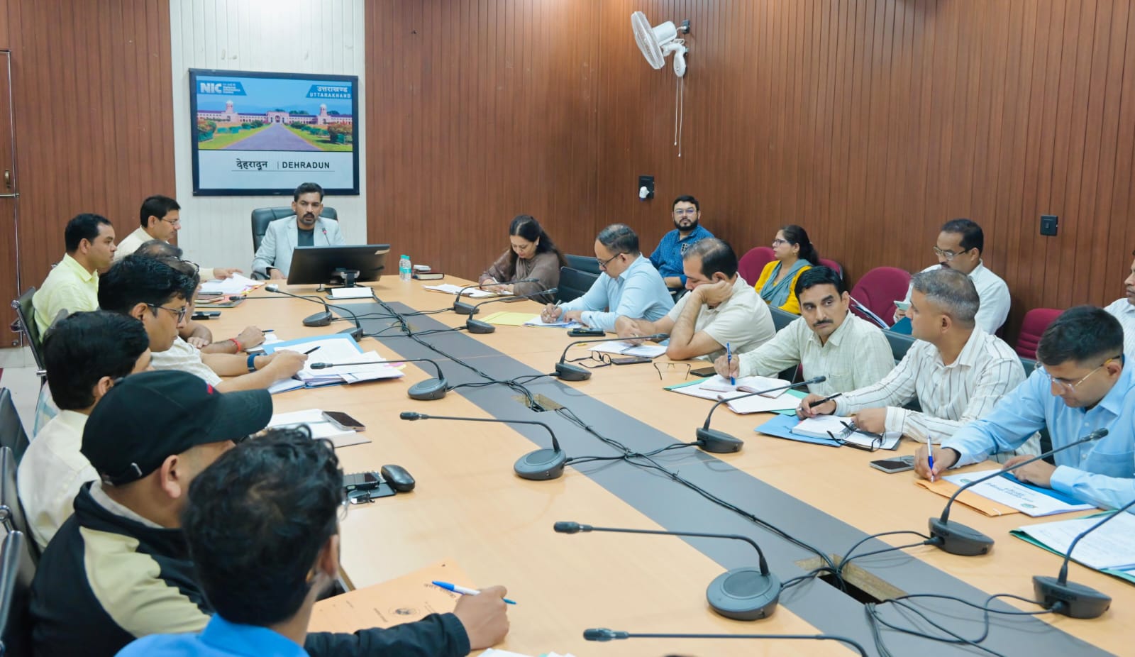 सिंगल यूज प्लास्टिक पर डीएम सख्त, सप्लाई नेटवर्क तोड़ने के निर्देश