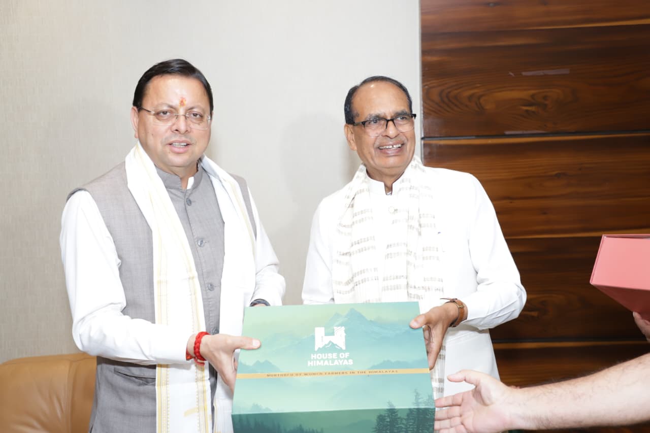 सीएम पुष्कर सिंह धामी ने केंद्रीय मंत्री शिवराज सिंह चौहान से की मुलाकात, उत्तराखंड में 315 सड़कों के प्रस्तावों पर हुई चर्चा