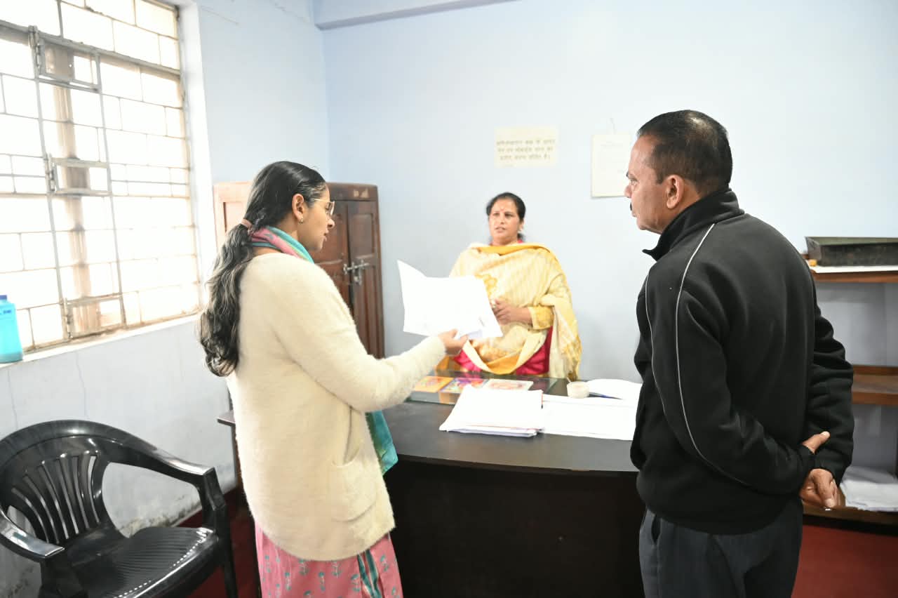 ‎जिलाधिकारी ने राजकीय अभिलेखागार का किया औचक निरीक्षण, रिकॉर्ड रूम में प्रिंटर-स्कैनर लगाने के निर्देश