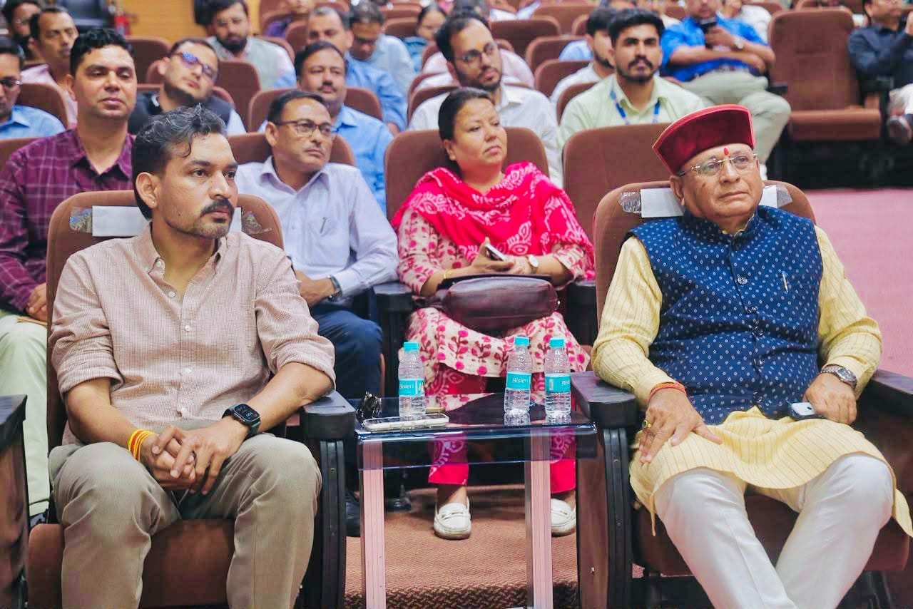 सड़क दुर्घटना पीड़ितों की मदद के लिए ‘पीएम राहत’ और ‘नेक राहगीर’ योजना वरदान- खजान दास