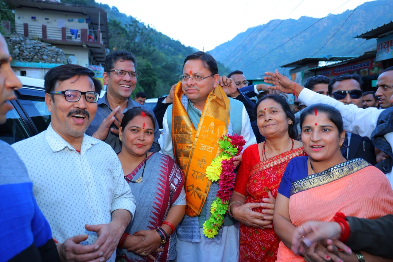 मुख्यमंत्री पुष्कर सिंह धामी ने कीर्तिनगर के मलेथा में भाजपा कार्यालय पहुंचकर पार्टी प्रतिनिधियों एवं स्थानीय लोगों से की मुलाकात*